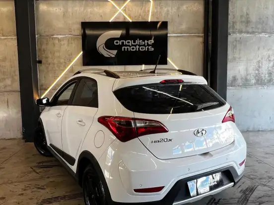 HYUNDAI-HB20X-1.6 16V PREMIUM FLEX 4P AUTOMÁTICO HYUNDAI-HB20X-2013