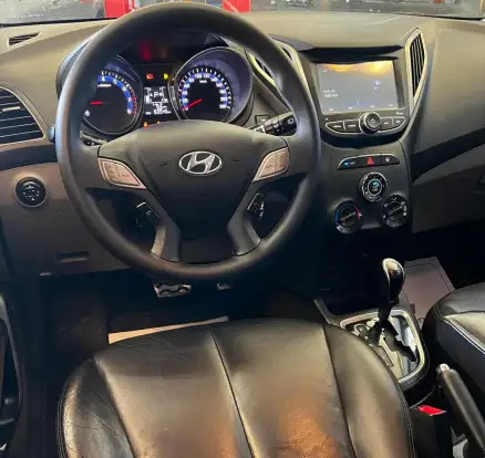 HYUNDAI-HB20X-2013