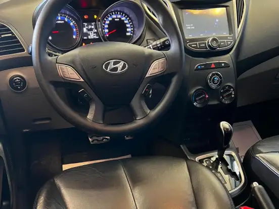 HYUNDAI-HB20X-1.6 16V PREMIUM FLEX 4P AUTOMÁTICO HYUNDAI-HB20X-2013