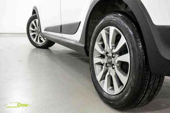HYUNDAI-HB20X-2016