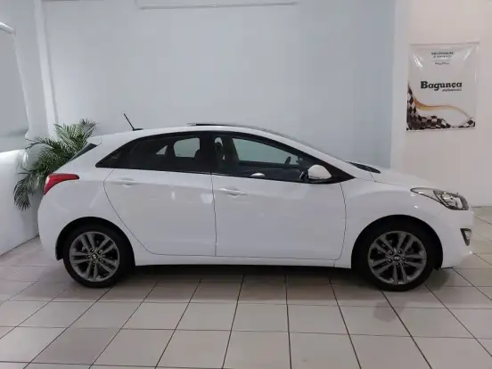 HYUNDAI-I30-1.8 MPI 16V GASOLINA 4P AUTOMATICO HYUNDAI-I30-2015