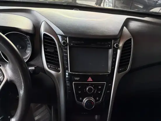 HYUNDAI-I30-1.8 MPI 16V GASOLINA 4P AUTOMATICO HYUNDAI-I30-2014