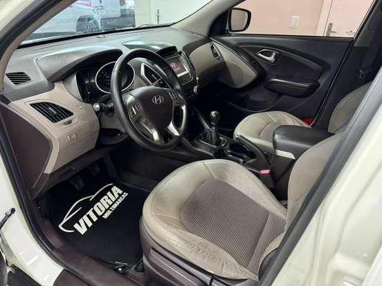 HYUNDAI-IX35-2012