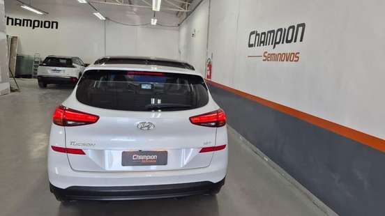 HYUNDAI-TUCSON-2024