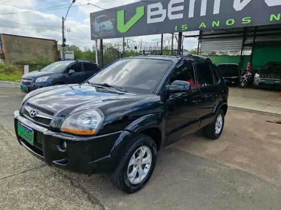 HYUNDAI TUCSON 2.0 MPFI GLS 16V 143CV 2WD GASOLINA 4P AUTOMÁTICO HYUNDAI TUCSON 2.0 MPFI GLS 16V 143CV 2WD GASOLINA 4P AUTOMÁTICO