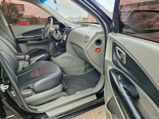 HYUNDAI-TUCSON-2009