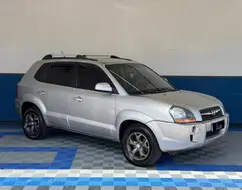 HYUNDAI TUCSON 2.0 MPFI GLS 16V 143CV 2WD GASOLINA 4P AUTOMÁTICO HYUNDAI TUCSON 2.0 MPFI GLS 16V 143CV 2WD GASOLINA 4P AUTOMÁTICO