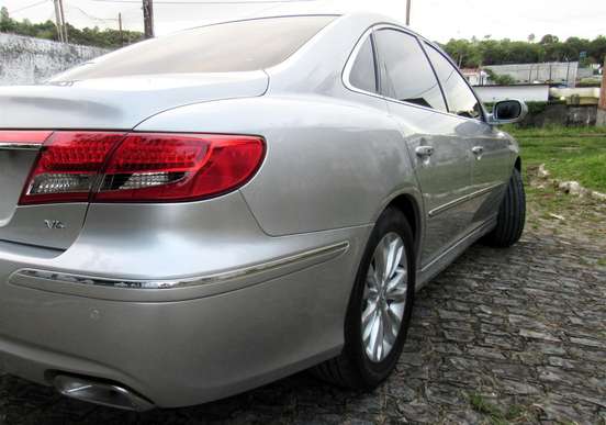 HYUNDAI-AZERA-2010