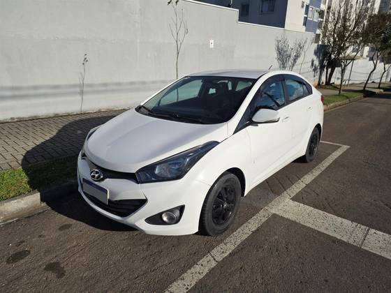 HYUNDAI HB20S 1.6 COMFORT PLUS 16V FLEX 4P AUTOMÁTICO
