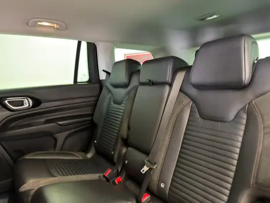 JEEP-COMMANDER-2022