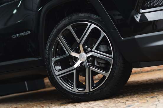 JEEP-COMPASS-2024