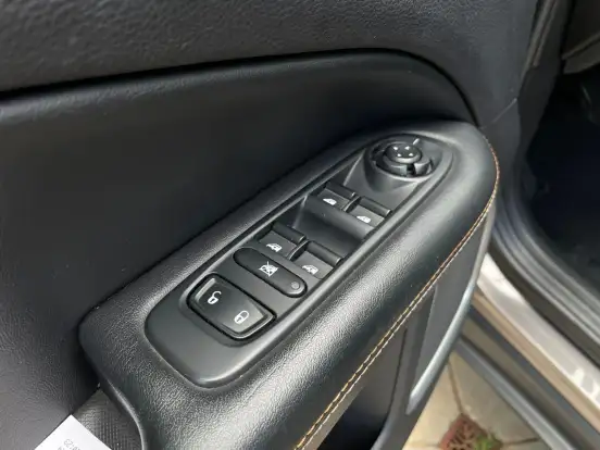 JEEP-COMPASS-2.0 16V DIESEL LONGITUDE 4X4 AUTOMÁTICO JEEP-COMPASS-2017