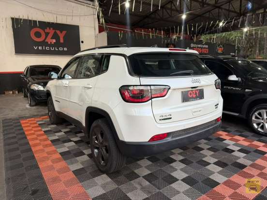 JEEP-COMPASS-2.0 16V DIESEL LONGITUDE 4X4 AUTOMÁTICO JEEP-COMPASS-2017
