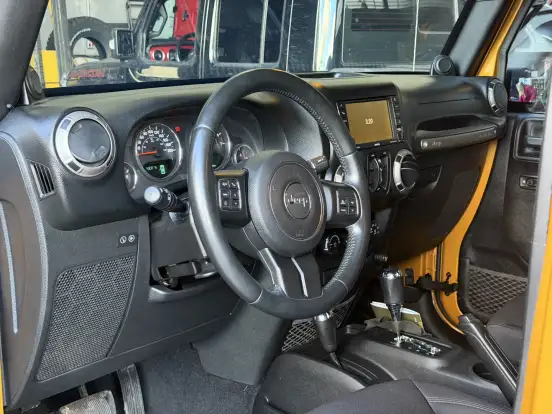 JEEP-WRANGLER-3.6 UNLIMITED SPORT 4X4 V6 GASOLINA 4P AUTOMÁTICO JEEP-WRANGLER-2014