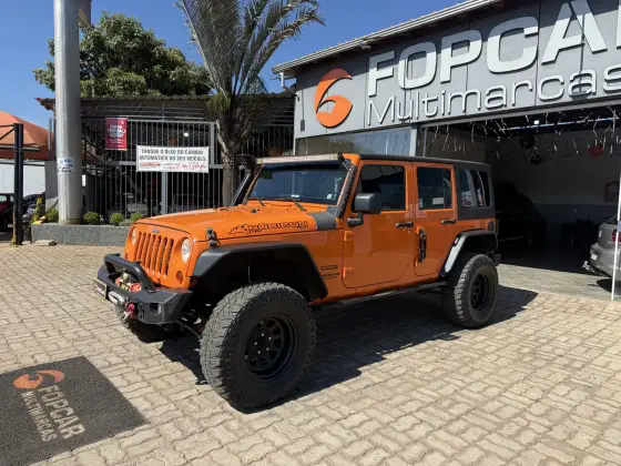 JEEP WRANGLER 3.6 UNLIMITED SPORT 4X4 V6 GASOLINA 4P AUTOMÁTICO
