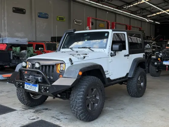 JEEP WRANGLER 3.8 UNLIMITED SPORT 4X4 V6 12V GASOLINA 4P AUTOMATICO