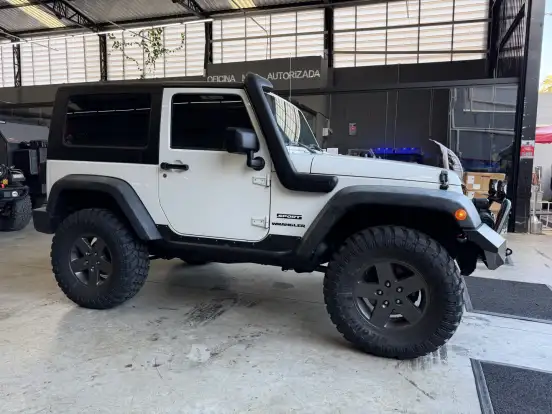 JEEP-WRANGLER-2010