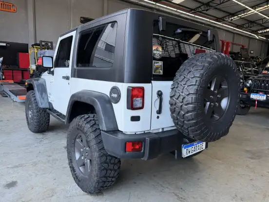 JEEP-WRANGLER-2010