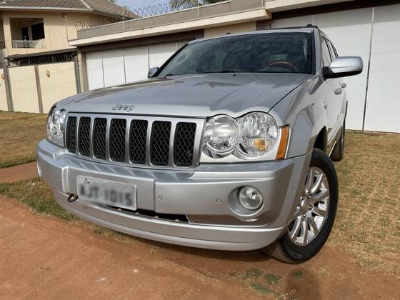 JEEP GRAND CHEROKEE 5.7 OVERLAND HEMI 4X4 V8 16V GASOLINA 4P AUTOMÁTICO