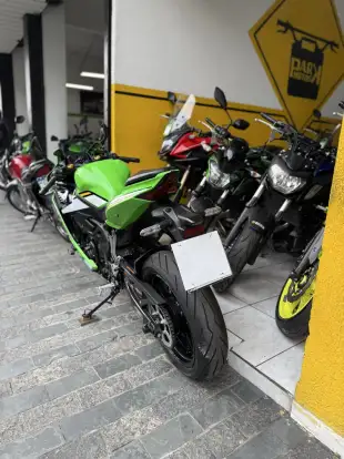 KAWASAKI-NINJA ZX-4R-2025