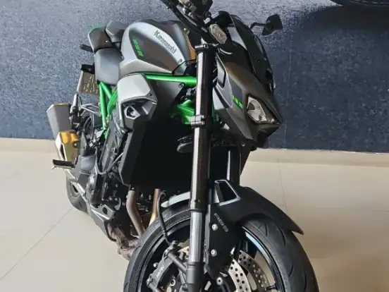KAWASAKI-Z900 KAWASAKI-Z900-2025
