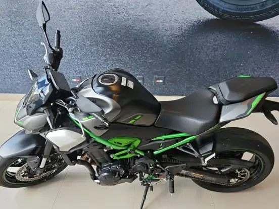 KAWASAKI-Z900 KAWASAKI-Z900-2025