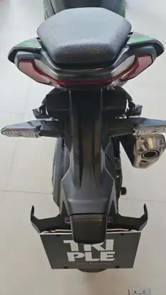 KAWASAKI-Z900-2025