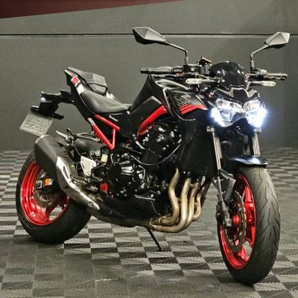 KAWASAKI Z900 