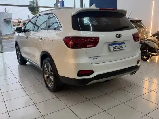KIA-SORENTO-2.4 16V GASOLINA EX 7L AUTOMÁTICO KIA-SORENTO-2019