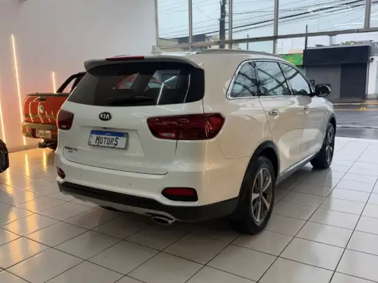 KIA-SORENTO-2.4 16V GASOLINA EX 7L AUTOMÁTICO KIA-SORENTO-2019