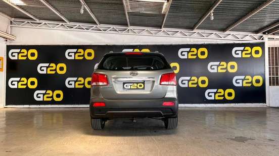 KIA-SORENTO-2010