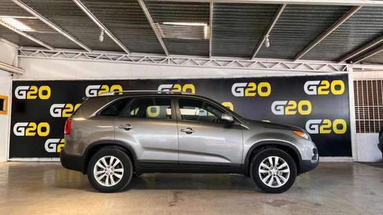 KIA-SORENTO-2010