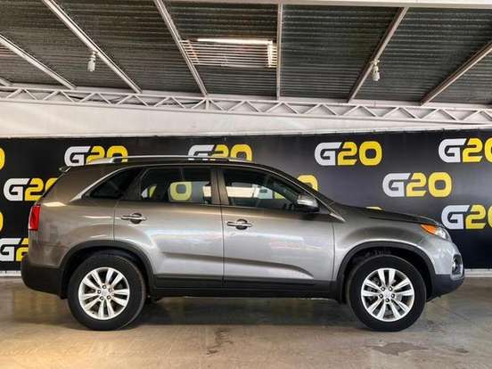 KIA-SORENTO-2.4 EX2 4X2 16V GASOLINA 4P AUTOMÁTICO KIA-SORENTO-2010