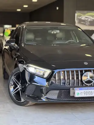 MERCEDES-BENZ-A 200-2019