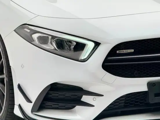 MERCEDES-BENZ-A 35 AMG-2022