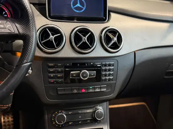 MERCEDES-BENZ-B 200-1.6 SPORT TURBO GASOLINA 4P AUTOMÁTICO MERCEDES-BENZ-B 200-2013