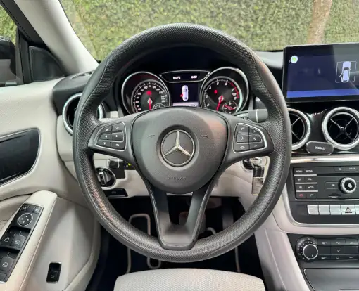 MERCEDES-BENZ-CLA 180-1.6 CGI GASOLINA 7G-DCT MERCEDES-BENZ-CLA 180-2017