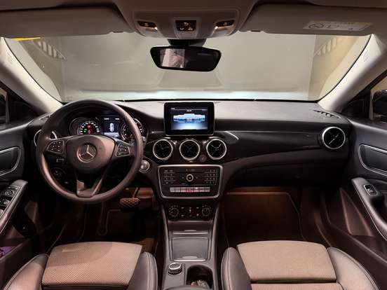MERCEDES-BENZ-CLA 180-2017