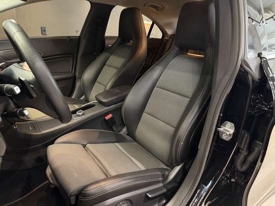 MERCEDES-BENZ-CLA 180-1.6 CGI GASOLINA 7G-DCT MERCEDES-BENZ-CLA 180-2017
