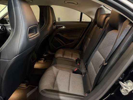 MERCEDES-BENZ-CLA 180-2017