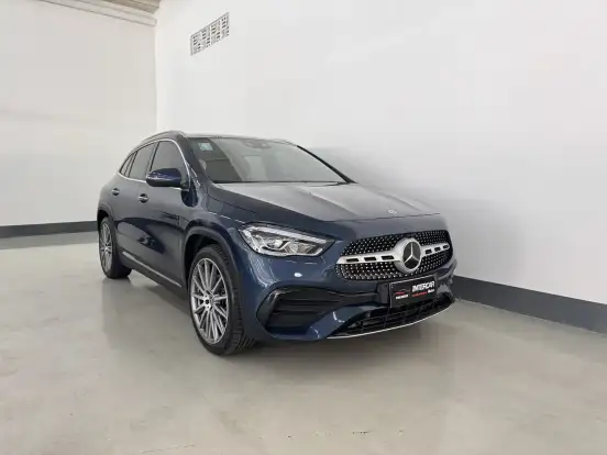 MERCEDES-BENZ-GLA 200-2021