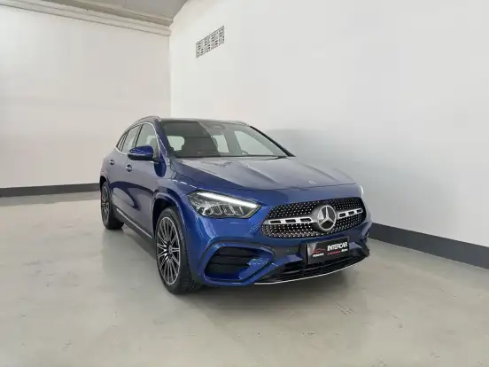 MERCEDES-BENZ-GLA 200-2024
