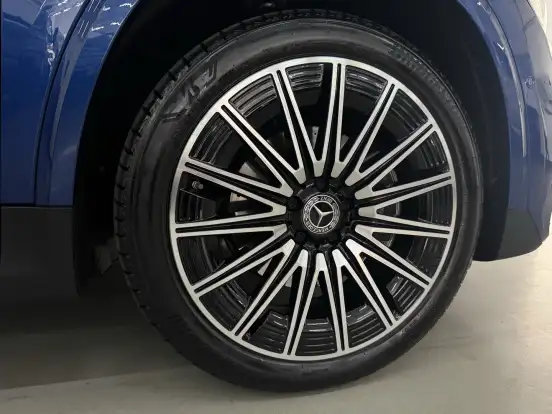 MERCEDES-BENZ-GLA 200-2024