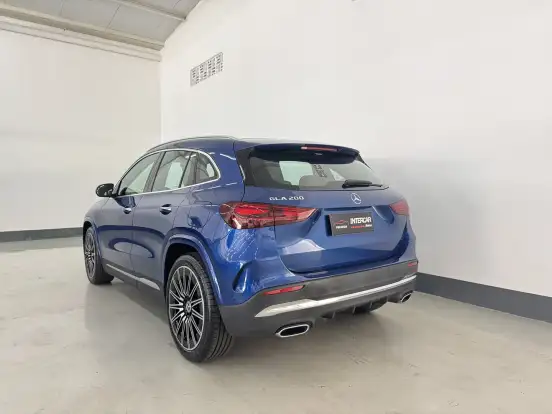 MERCEDES-BENZ-GLA 200-2024
