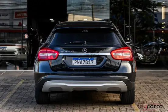 MERCEDES-BENZ-GLA 200-1.6 CGI ADVANCE 16V TURBO FLEX 4P AUTOMÁTICO MERCEDES-BENZ-GLA 200-2015
