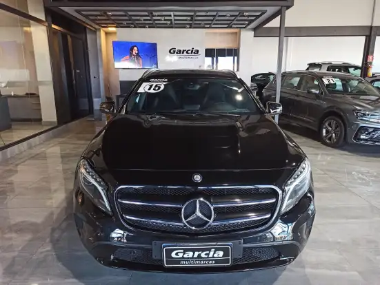 MERCEDES-BENZ-GLA 200-2015