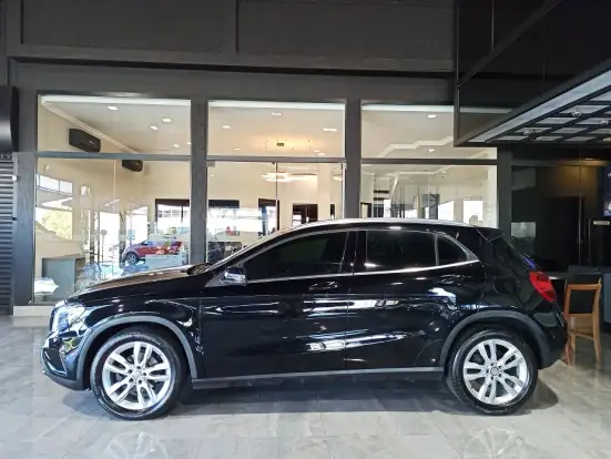 MERCEDES-BENZ-GLA 200-1.6 CGI ADVANCE 16V TURBO GASOLINA 4P AUTOMÁTICO MERCEDES-BENZ-GLA 200-2015