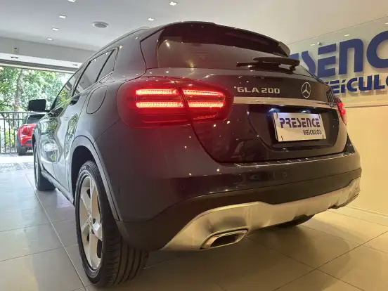 MERCEDES-BENZ-GLA 200-2019