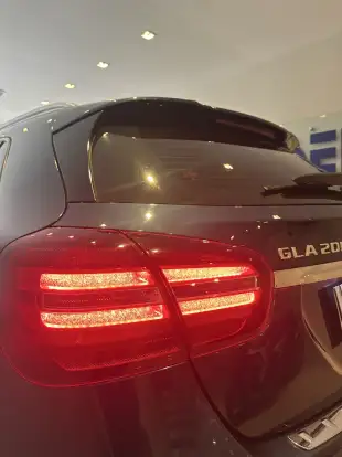 MERCEDES-BENZ-GLA 200-2019