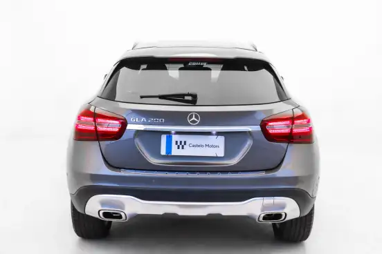 MERCEDES-BENZ-GLA 200-2019